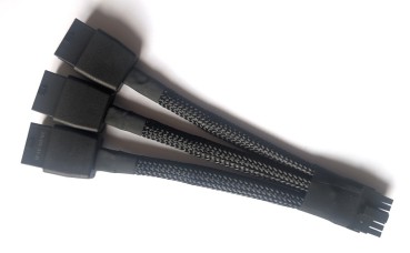 PCIe 5.0 Grafikkartenadapter auf 3x 8-PIN