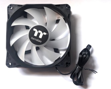 3x Thermaltake Gehäuselüfter 120 mm - TT-1225 A1225L12S - RGB - mit Controller