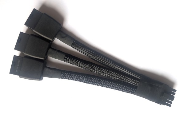 PCIe 5.0 Grafikkartenadapter auf 3x 8-PIN