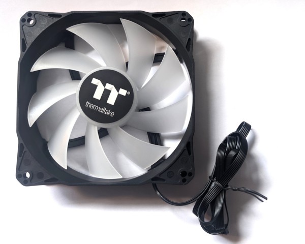 3x Thermaltake Gehäuselüfter 120 mm - TT-1225 A1225L12S - RGB - mit Controller