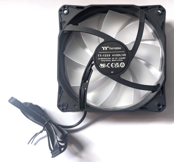 3x Thermaltake Gehäuselüfter 120 mm - TT-1225 A1225L12S - RGB - mit Controller